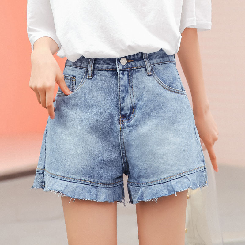 小女生还是穿牛仔裤有格调，精致身材就得展现出来