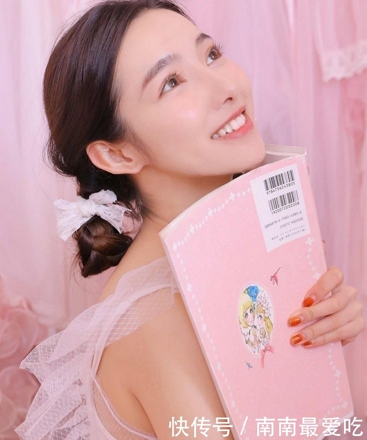  美女|性感美女时尚写真，麻花辫蕾丝外套白皙皮肤修长美腿，养眼吸睛！