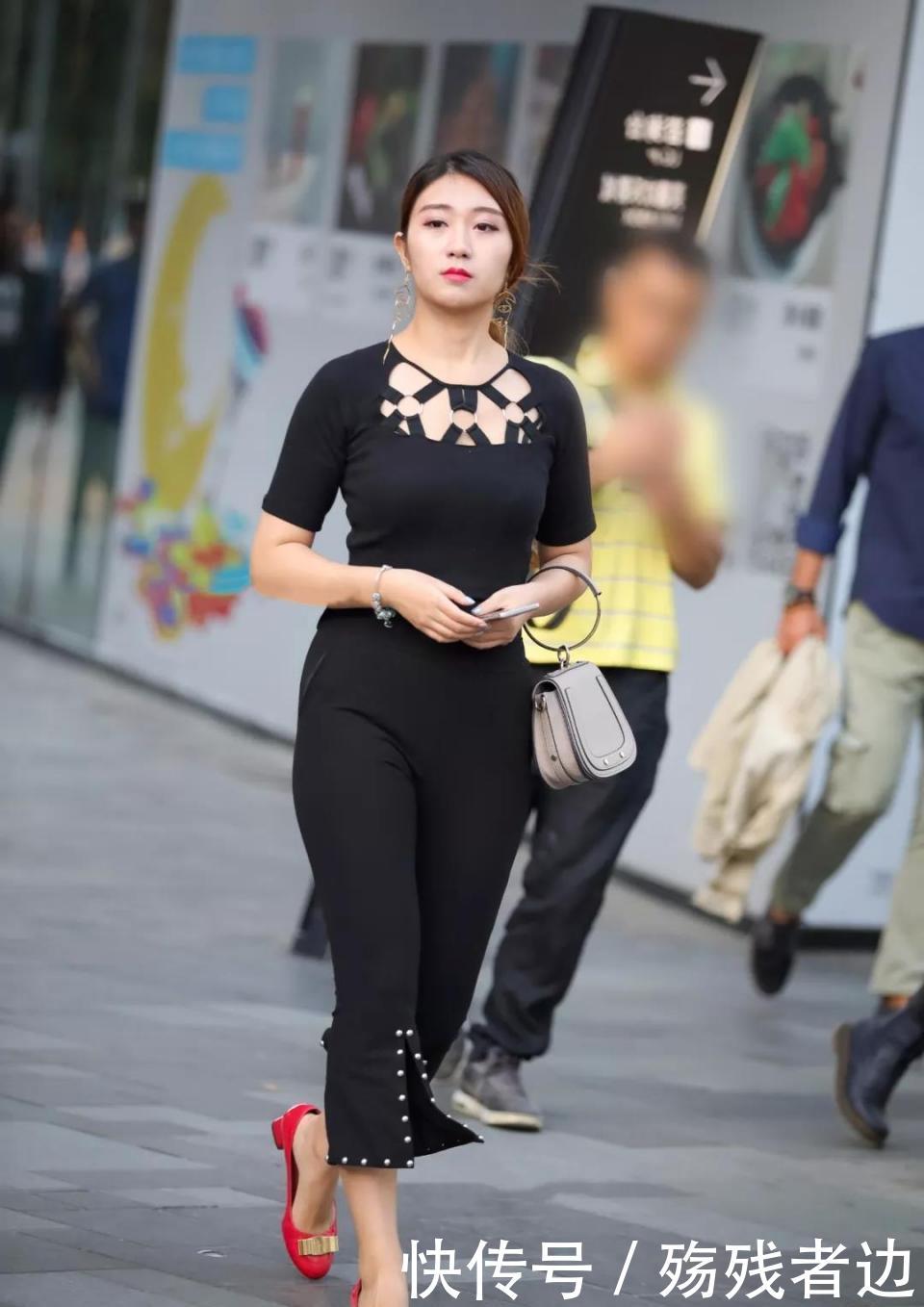 丰腴■时尚街拍:在我的脑海里,这种叫做丰腴