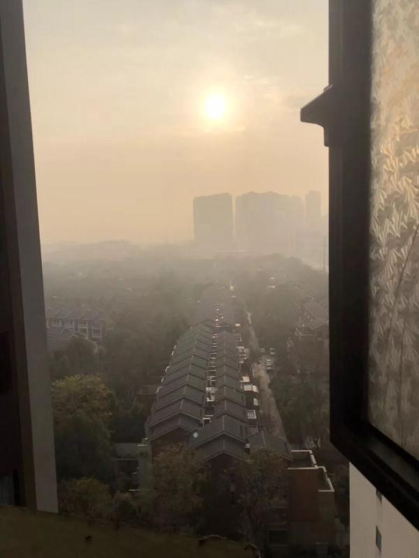 成都出大太阳，必须晒！接下来还有4次降温，大家挺住！