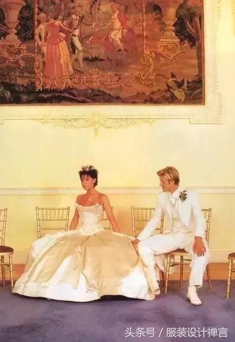 维多利亚:她不仅是“贝嫂”,更是非常优秀的时装设计师!