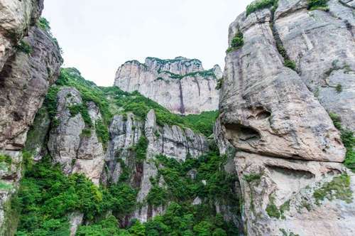 浙江最“险峻”的景区之一，恐高者最怕来，来过的人却都不后悔!