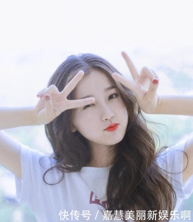  女生@长相干净的女生，一般都会有这4特点，即使五官很一般男生也喜欢