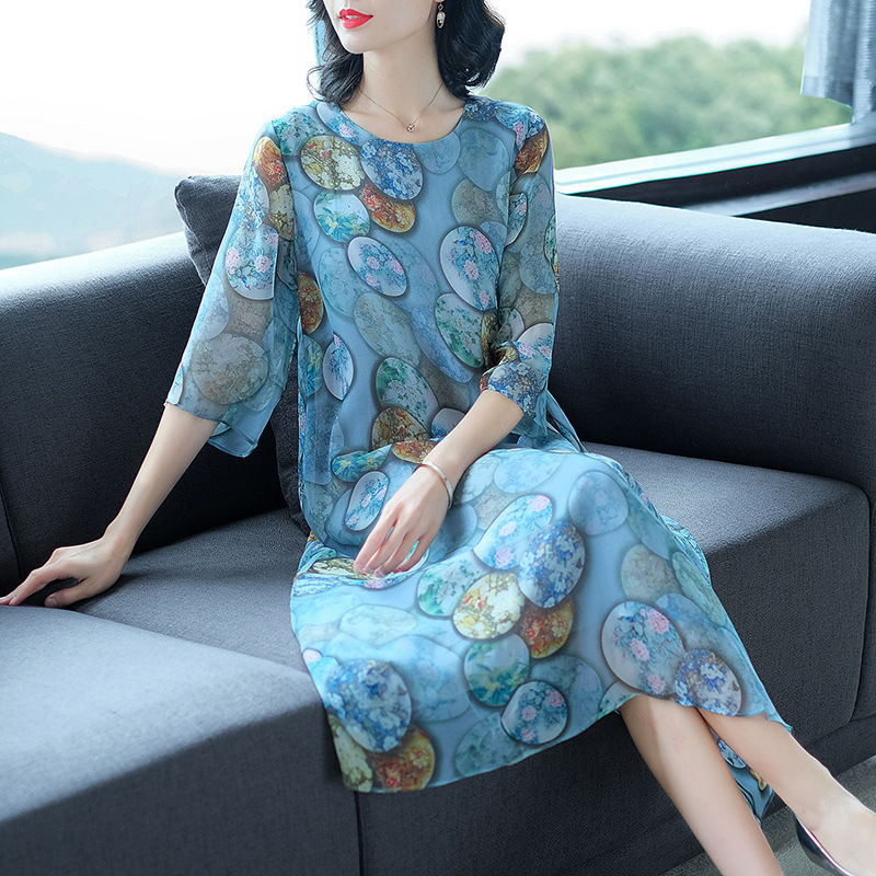 新上的高级秋裙，建议43-53岁女人，至少备3款，款款都显嫩