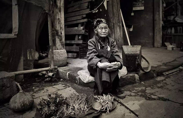  #相差#直击农村老人和城市老人的暮年生活，两者相差十万八千里