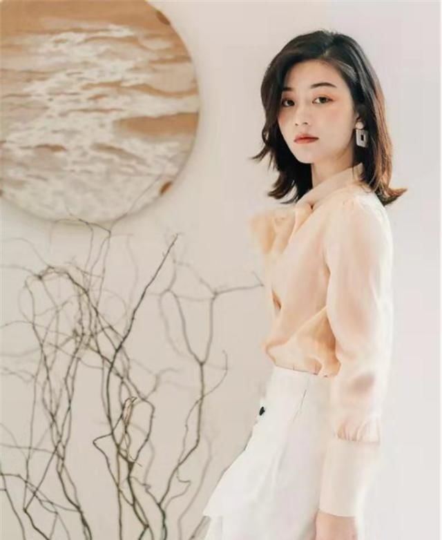  『过时』“留刘海”早就过时了!今年巨乖的4种“发型”,8成女生都适合!