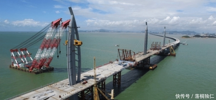  [港珠澳大桥]世界名桥港珠澳大桥已成摆设？桥上几乎见不到车？