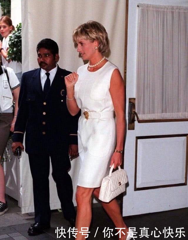 戴安娜王妃30年前穿搭, 放到现在每一套都是经典最美还不过时