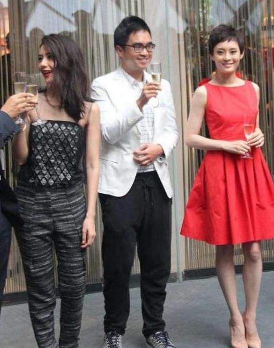 孙俪和大3岁高圆圆同框画面一度尴尬!网友:娘娘还是更适合古装