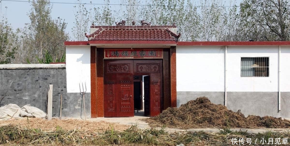  粉刷|村干部为农民好，免费给农民粉刷外墙，一些农民却不领情，