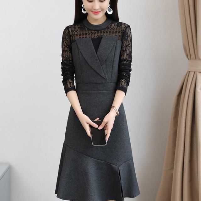 太美了，40岁女人穿出了不一样的气质，精致秋风连衣裙，真美