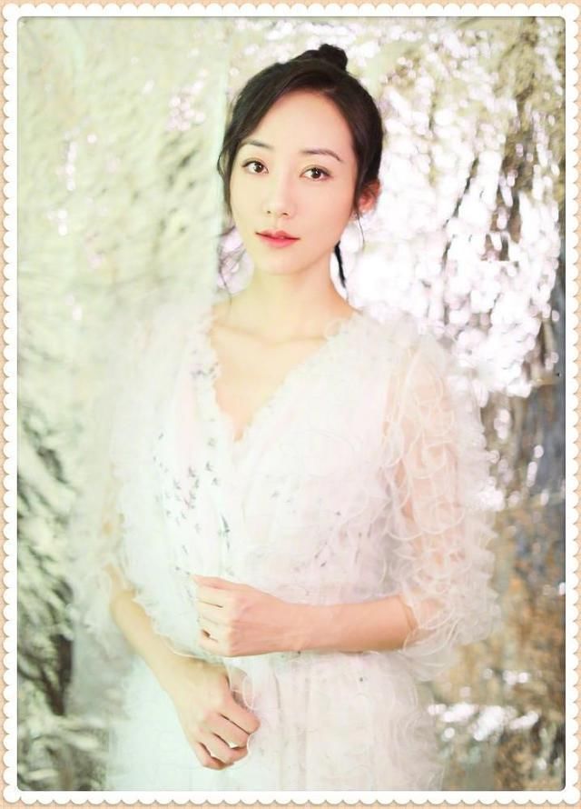 当韩雪和宁静同穿白色透视裙，网友：保守与豪放的差距一目了然！