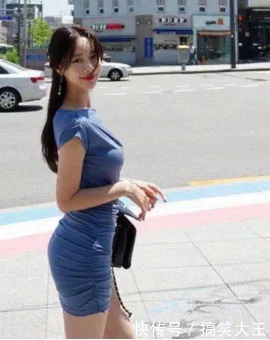 穿包臀裙的小姐姐婀娜多姿，风情万种很值得一看