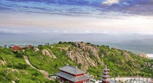山东临沂一个县,和江苏连云港接壤,拥有天佛景区