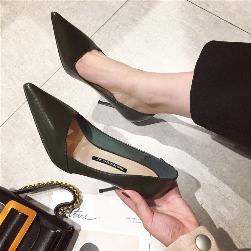 女人28不要穿太老气，来双细高跟鞋，显高显瘦显腿长“秒变女王”