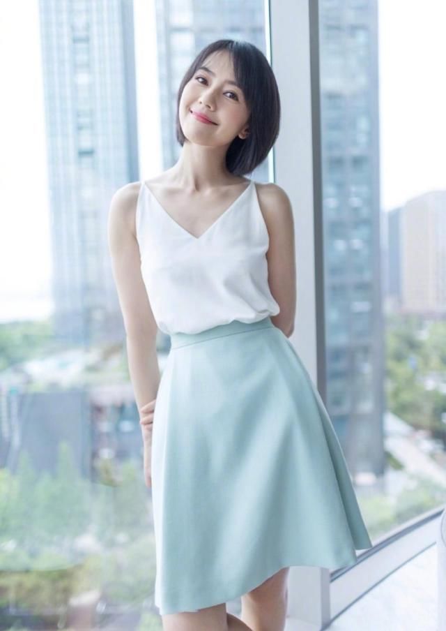 高圆圆新发型太嫩，性感吊带穿出清纯味道！舒淇粉色礼服太惊艳！