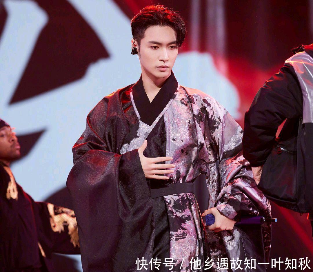 东方卫视跨年路透王一博