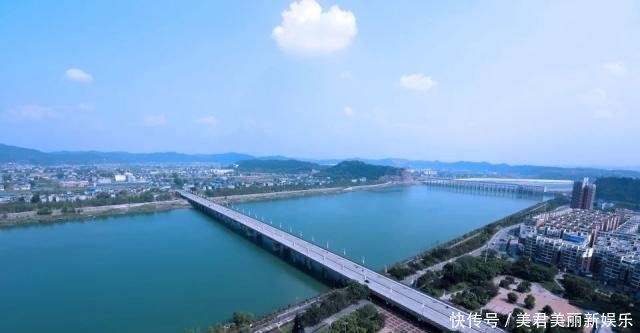 四川撤县设市呼声最高的县城，总人口达100万，至今都不通铁路