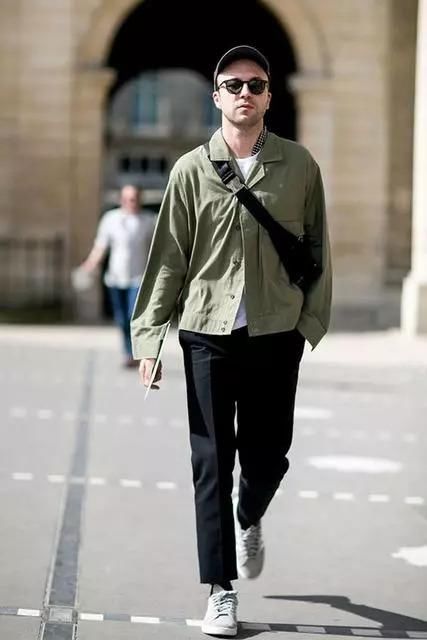 日常造型必备款!穿对九分锥形裤让你显高又修饰身材