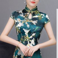 旗袍佳人，暗香浮动，优雅到了骨子里，尽显好身材