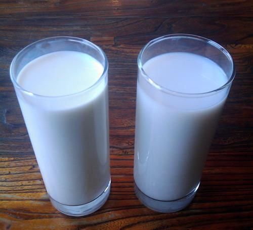  「都要喝一杯」早晨赶飞机，你只能带一种喝的登机，下面的这5种你会选哪个？
