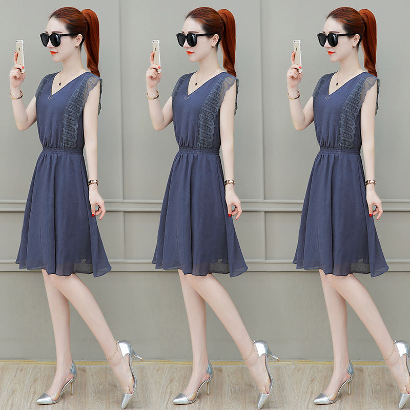 如今的女人真会穿，统统不穿裤子，只穿这”冷风裙“，美到犯规