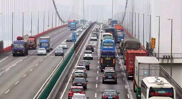 中国最“贵”大桥，过桥费5公里要收40元，还天天堵车！