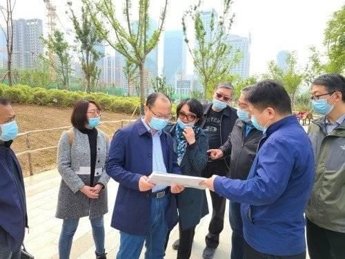  『方案』确保方案效果不走样，济南市自然资源和规划局考察绸带公园建设