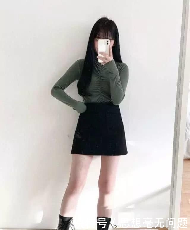  [紧身裤]建议小个子女生：别总穿棉服＋紧身裤，2020流行这样穿很显高