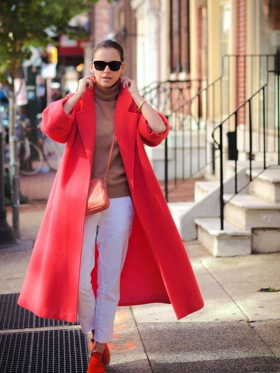 当每天想不到穿什么的时候,总有条白色牛仔裤拯救我的穿搭