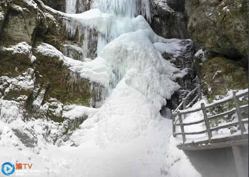 城口：冰瀑！冬天里高冷的景致！