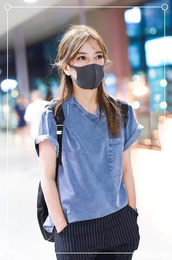 赵薇连这么紧身的裤子都穿的进去，对自己真狠！网友：显腿细呗！