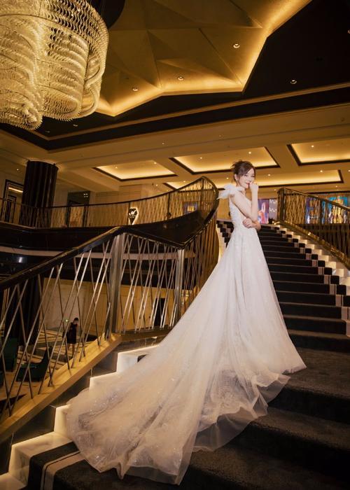 袁姗姗古装挑战白素贞,白衣飘飘仙气十足,却有人嘲讽:蹭热度?