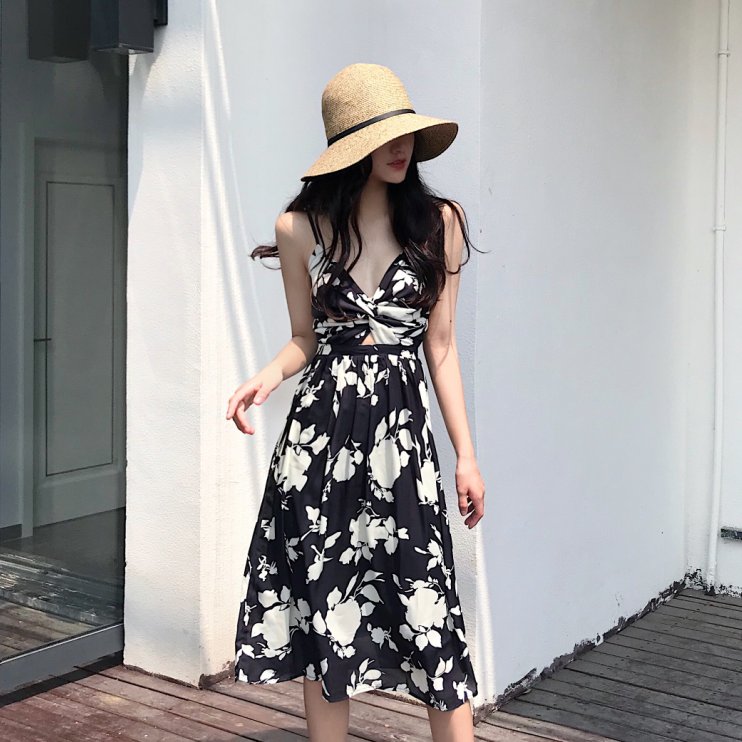 我的天~忒好看了!老婆居然买这种露背沙滩裙，穿上又白又嫩