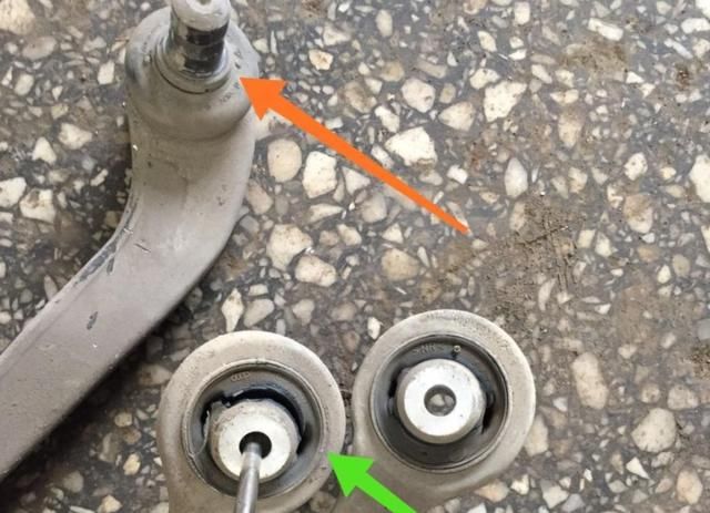 危及@维修师傅:车上这个零件要及时更换,别等到危及生命才重视!