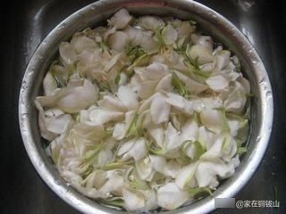  『栀子花』栀子花，观赏之后别浪费!凉拌栀子花，清热去火，夏季最配的美食!
