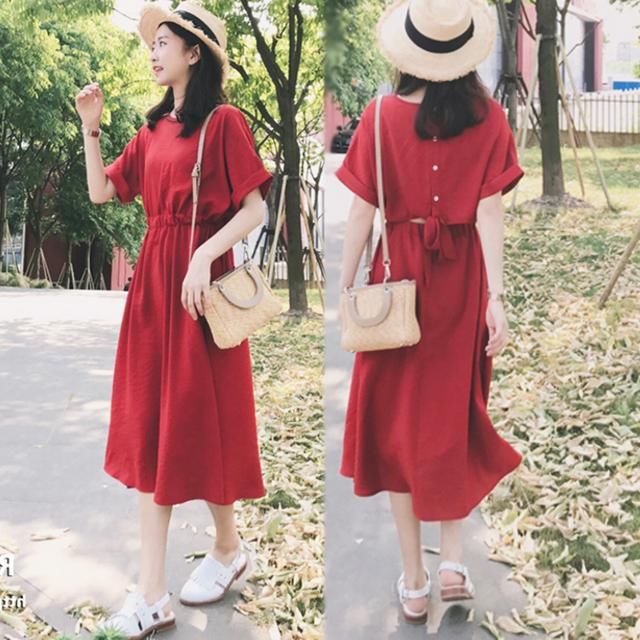 难怪姐姐不喜欢穿套装，晚晚风美裙+裸鞋，清新甜美女神范