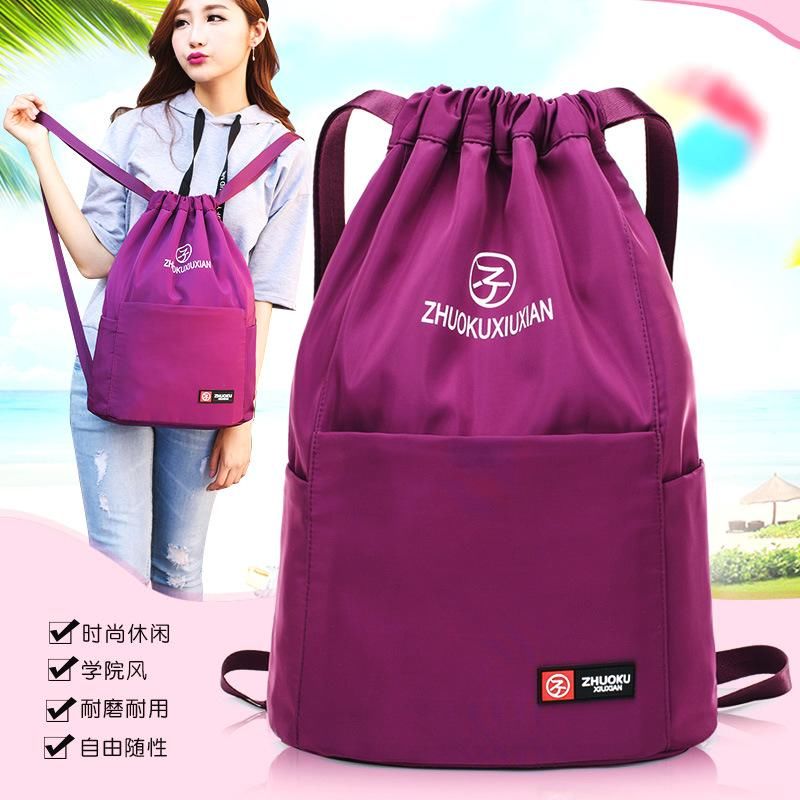 街拍:夏天穿吊带背心，清凉又时尚性感