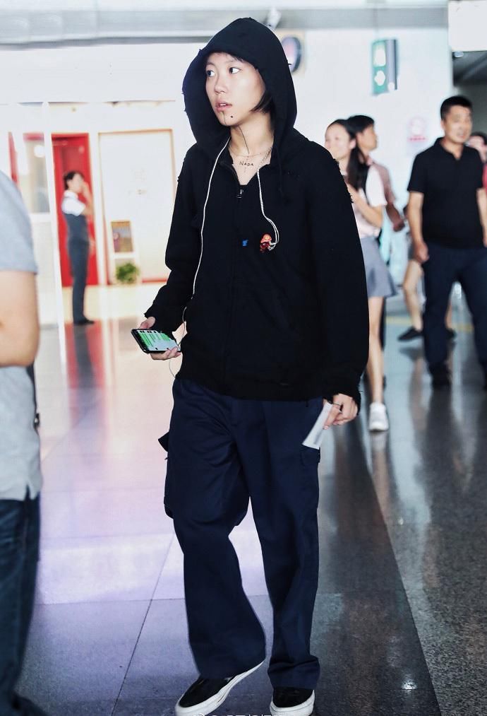 以前的窦靖童终于回来了，这才像王菲的女儿