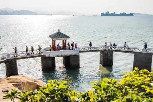 福建最受欢迎的旅游城市，金鸡百花在此落户，一年四季游客如云！