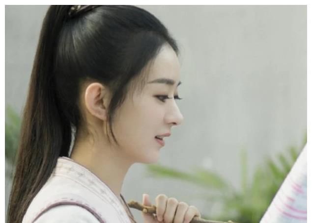  「少女」赵丽颖“周翡”晒少女照，当照片放大十倍，确定赵丽颖是33岁？