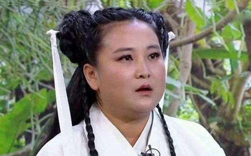 看了贾玲的裙子,再看看鲁豫,网友:吓得我赶紧放弃了减肥!