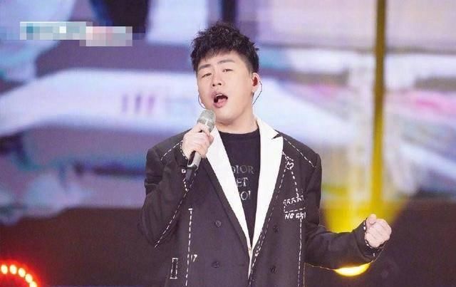  天赐的声音@《天赐》偶像扎堆，为什么小鬼能成首位拿“金曲”的爱豆？