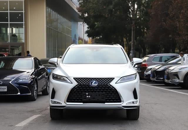  #豪华#不足40万的豪华中大型SUV，3年保值率76.31％，还很可靠耐用