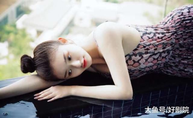 娱乐一线女明星，行李箱中被发现“杜蕾斯”，真相竟让人哭笑不得