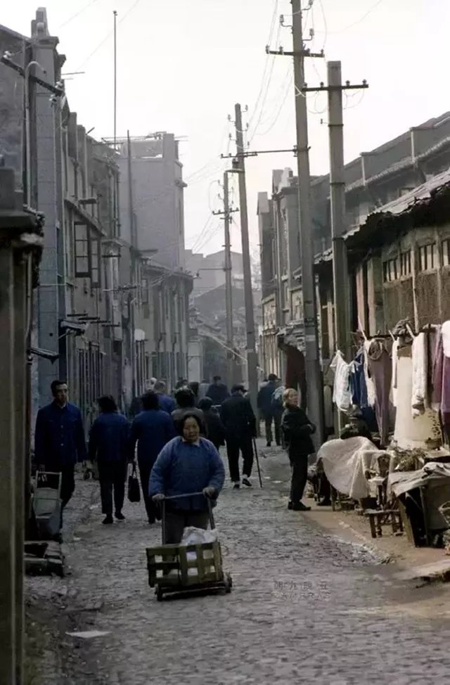35年前的老照片记录下二十世纪八十年代的中国