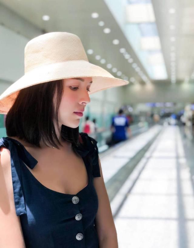 许玮甯这一身看起来还不错，赶明我也剁手一款！