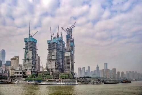  「开业」重庆的第一高楼，高度达到了350米，现在已经开业了！