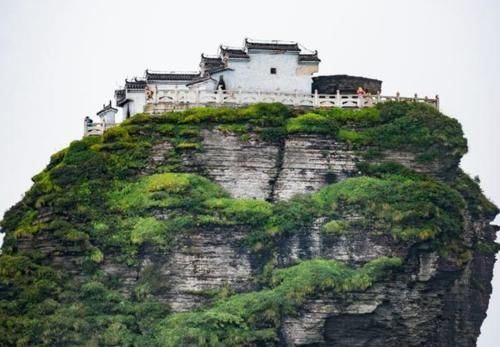 中国最危险的寺庙，悬空近2500米一桥连接两山顶，建造过程成谜