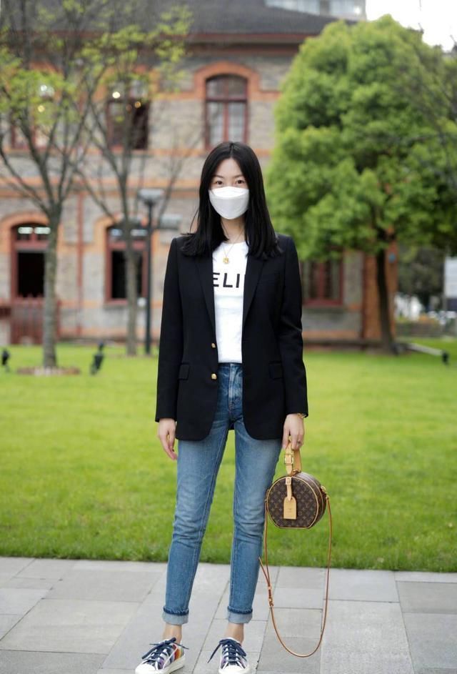  【女生】原来中国女生才最时髦，看杭州女生的街拍穿搭，我们才是真的会穿